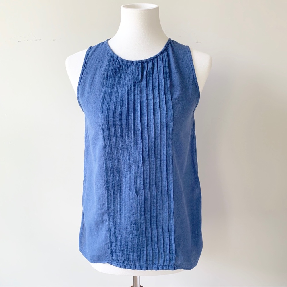 GAP Blue Pleated Front Sleeveless Top Size X-Small